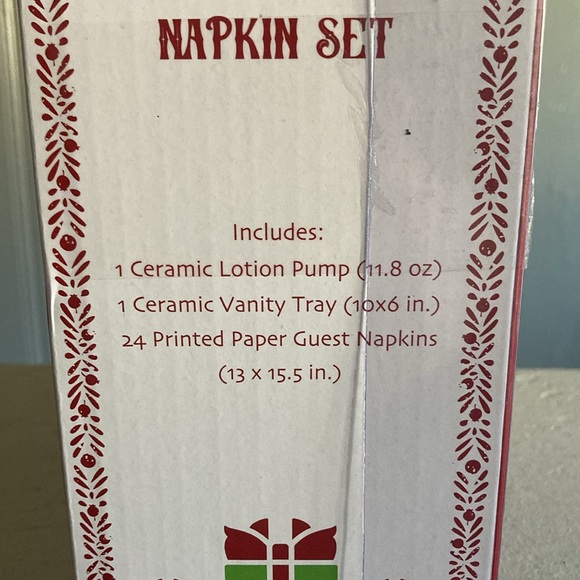 BNIB- 3 Piece Set- Ceramic Santa Soap Pump, 24 Hand Towels & Ceramic Towel Tray - Picture 9 of 16